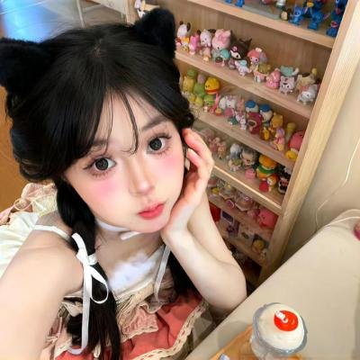 年轻的媳妇 海报
