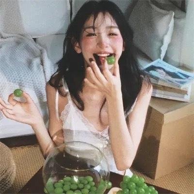 香烟女孩 首屏海报